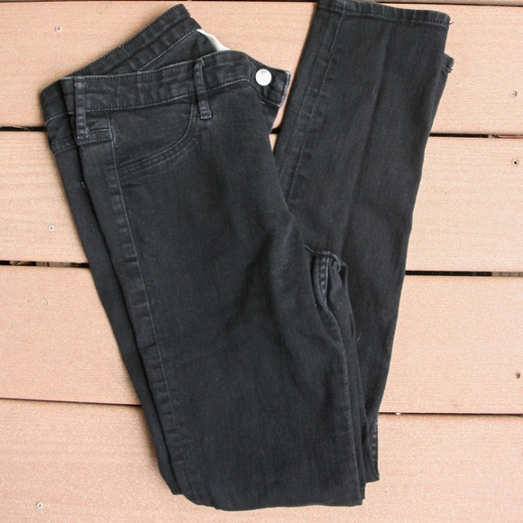 H&M Denim - Black Jegging/Skinny Jeans H&M Denim - Black Jegging/Skinny Jeans